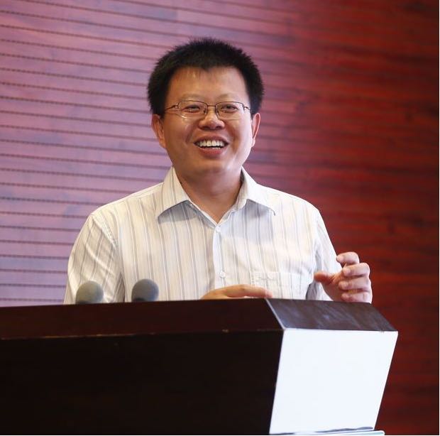 welcome欢迎光临威尼斯集团创新论坛第九百八十九讲暨校庆118周年学术讲座：后摩尔时代微电子新器件--如何选择科研题目并取得成功