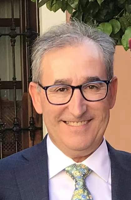 welcome欢迎光临威尼斯集团创新论坛第一千四百三十一讲：Asymptotic behavior of a semi-linear problem with long time memory