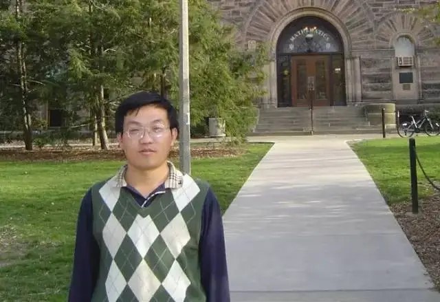 welcome欢迎光临威尼斯集团创新论坛第一千六百八十一讲：Problems and results on determinants involving Legendre symbols