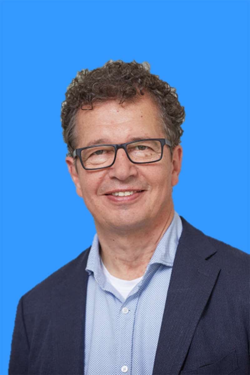 welcome欢迎光临威尼斯集团创新论坛第一千五百讲：Mechanism(s) of Photocatalytic Processes: Revisited! 